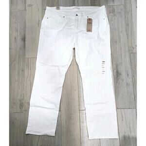 Levi's 414 Classic Straight Mid-rise White Jeans Size 24W